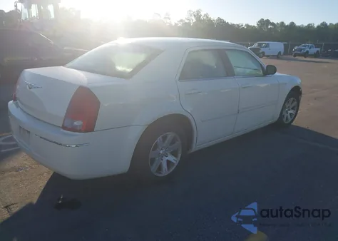 2007 Chrysler 300 Touring из США, поврежденный, VIN 2C3KA53G97H883814